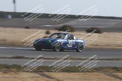 media/Nov-17-2024-CalClub SCCA (Sun) [[5252d9c58e]]/Around the Pits/